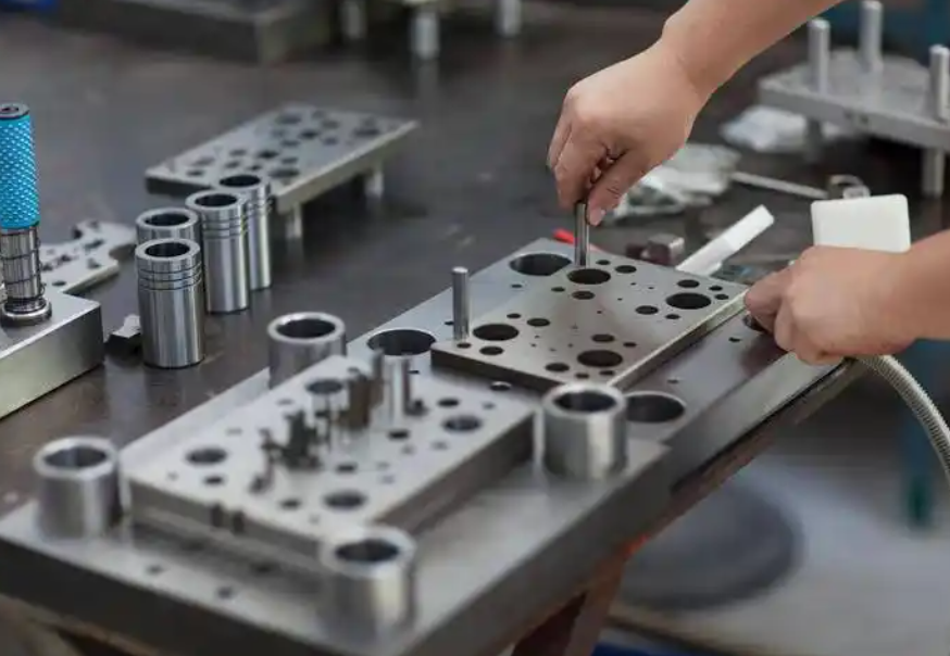 注塑模具首選鴻仁威爾 注塑模具首選鴻仁威爾