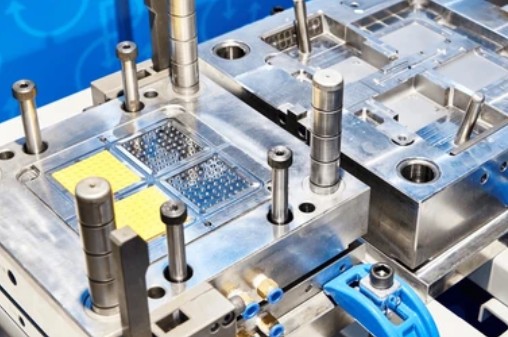 注塑模具首選鴻仁威爾