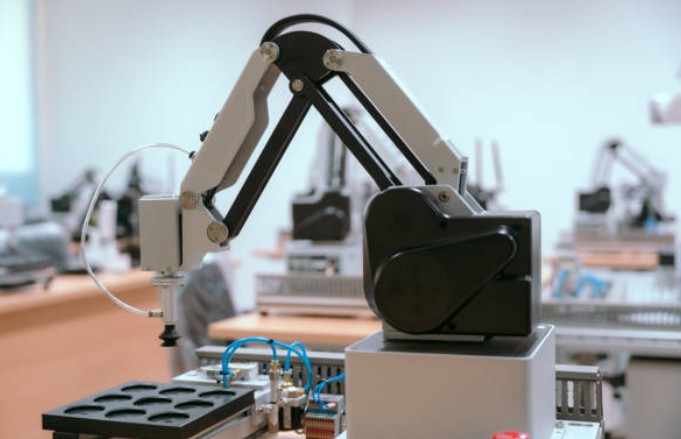 注塑模具首選鴻仁威爾