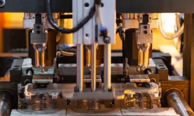 注塑模具首選鴻仁威爾