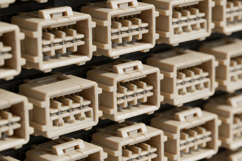 注塑模具首選鴻仁威爾 注塑模具首選鴻仁威爾