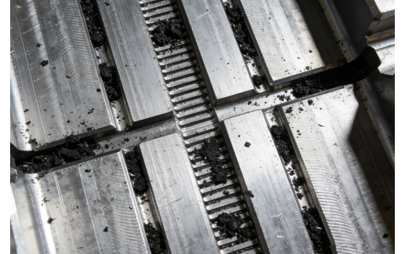 Injection Mold Vent Groove Blockage Cleaning Method